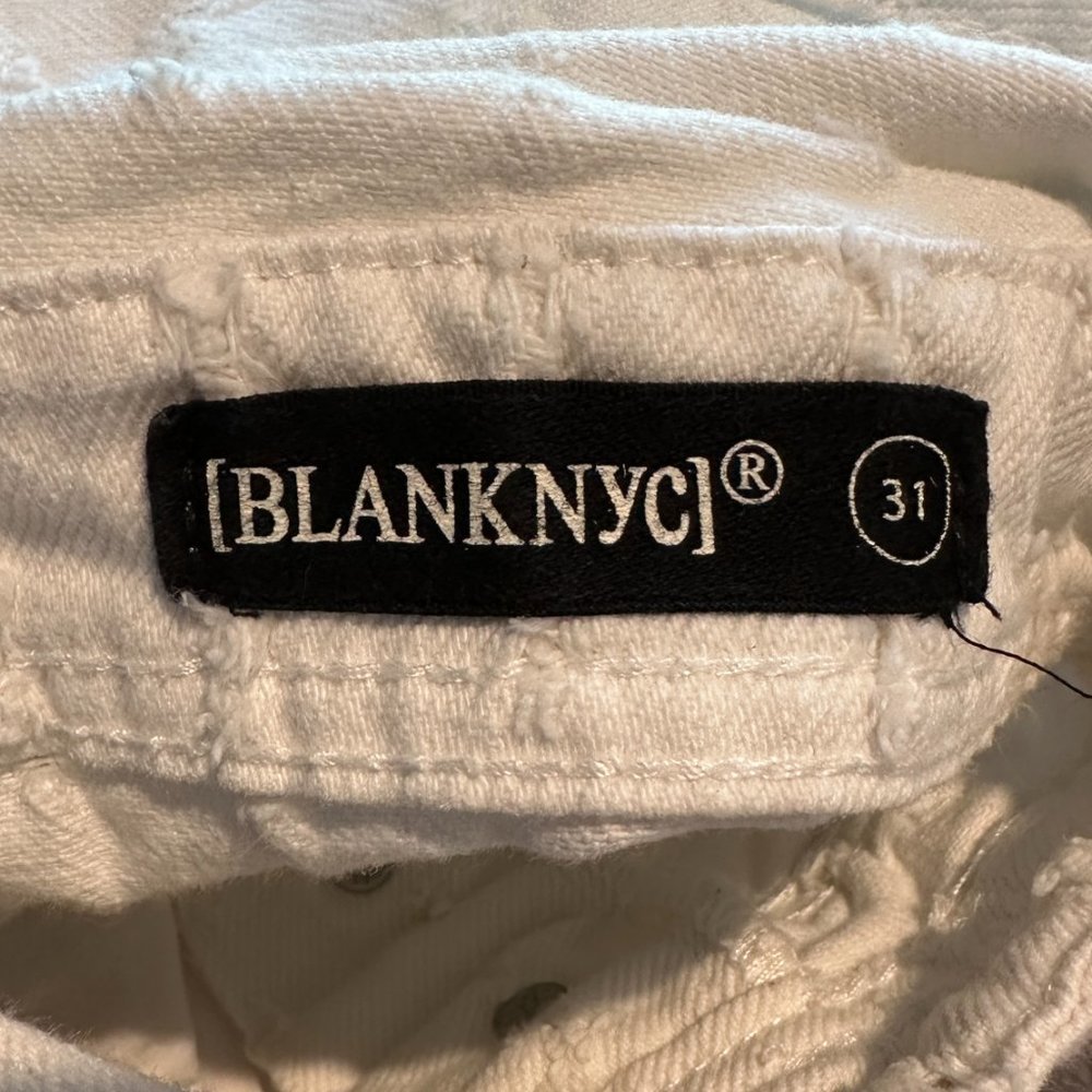 Blank NYC Eyelet Distressed Overall White Denim Eyes on you Shortall Shorts - Picture 10 of 10
